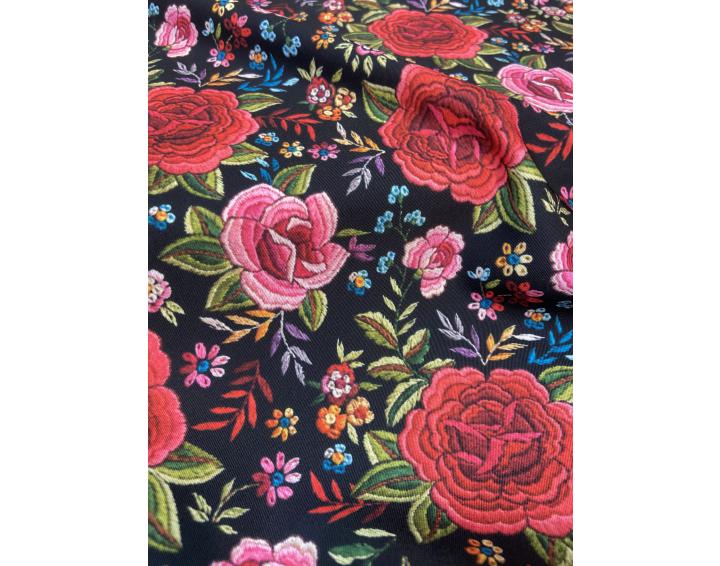 Tejido con estampado de mantón de Manila fondo negro